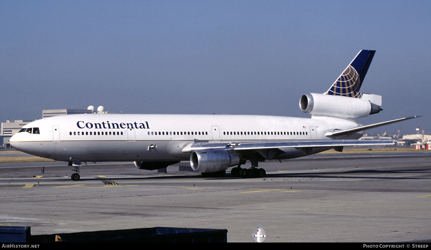 Aircraft Photo of N15069 | McDonnell Douglas DC-10-30(ER) | Continental Airlines | AirHistory.net #277099