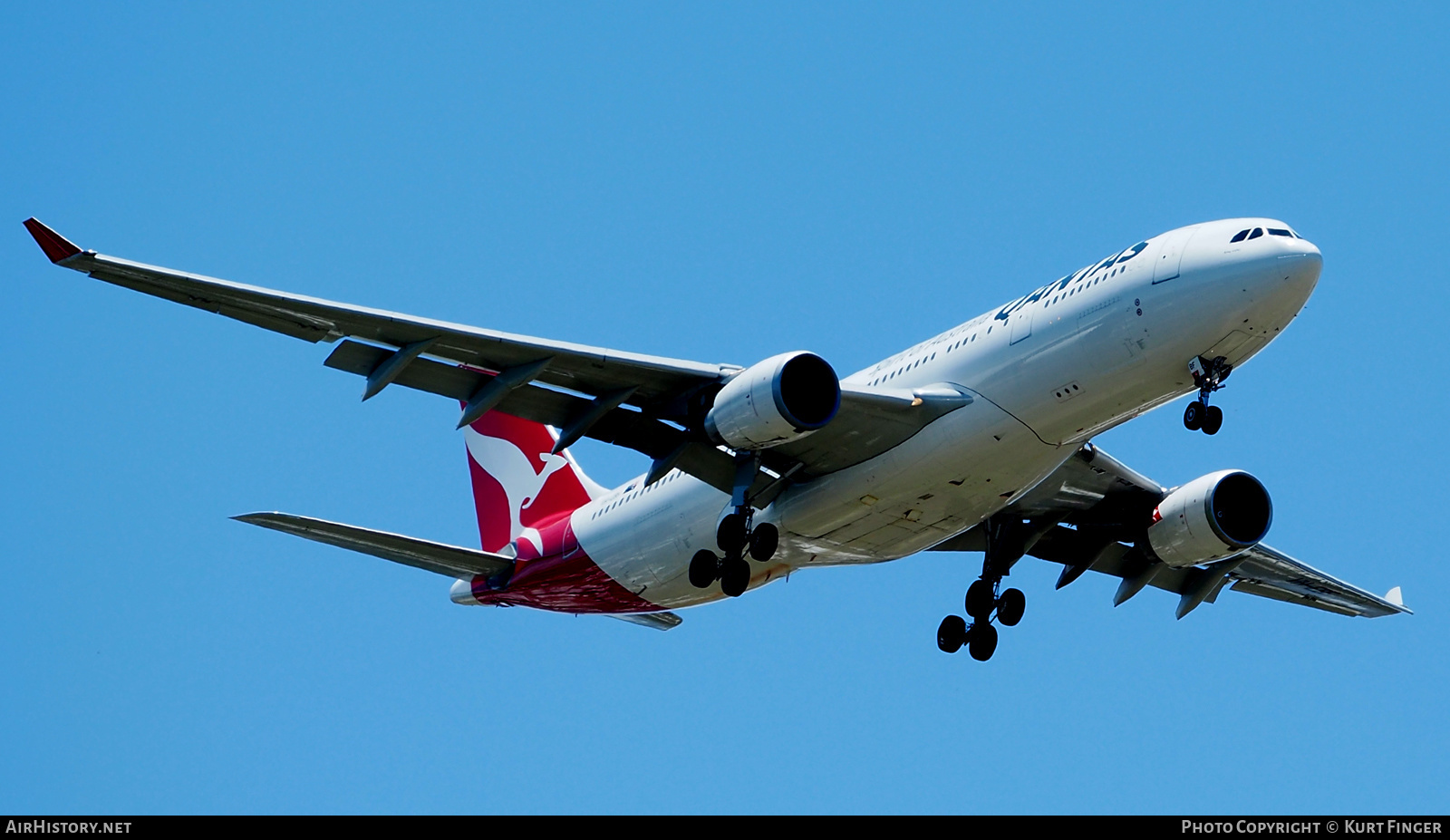 Aircraft Photo of VH-EBF | Airbus A330-202 | Qantas | AirHistory.net #277207