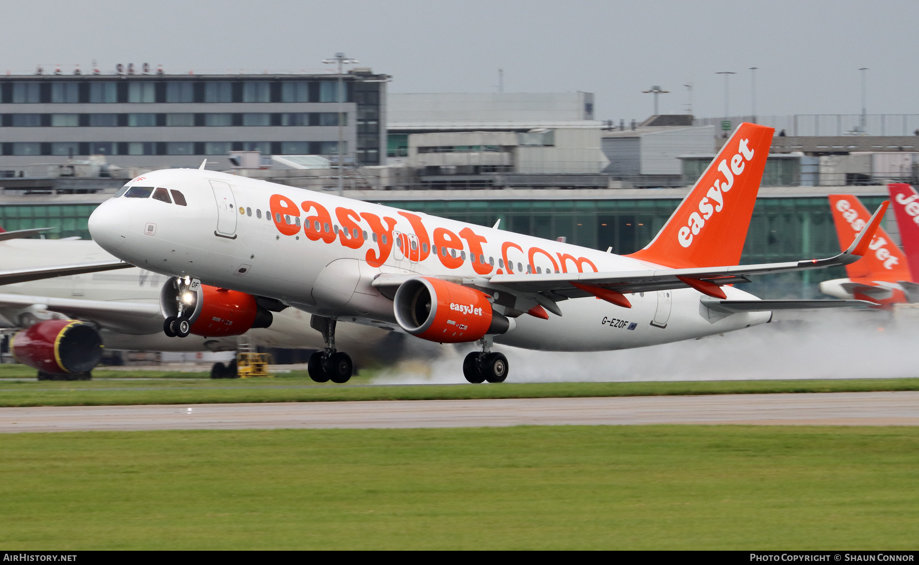 Aircraft Photo of G-EZOF | Airbus A320-214 | EasyJet | AirHistory.net #277213