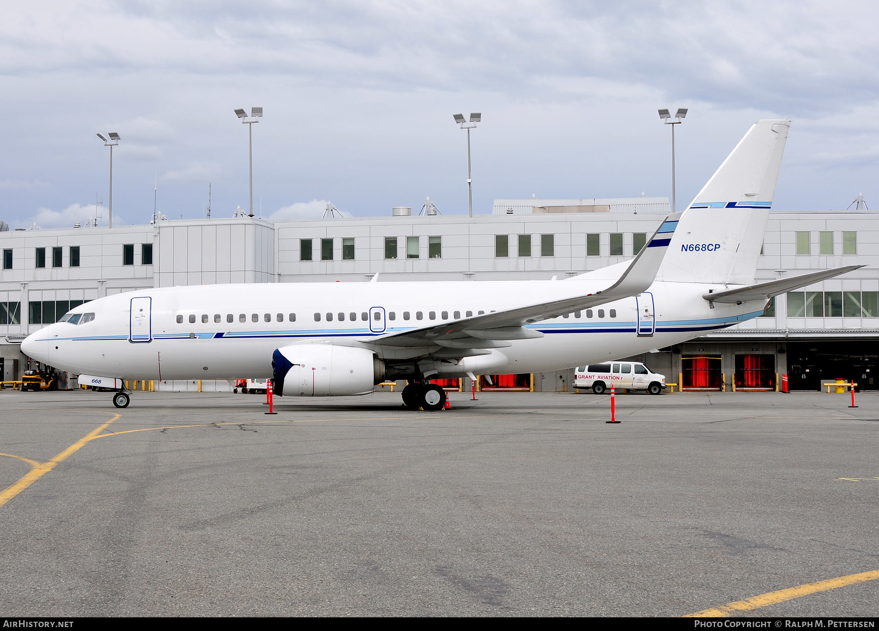 Aircraft Photo of N668CP | Boeing 737-76N | AirHistory.net #277275