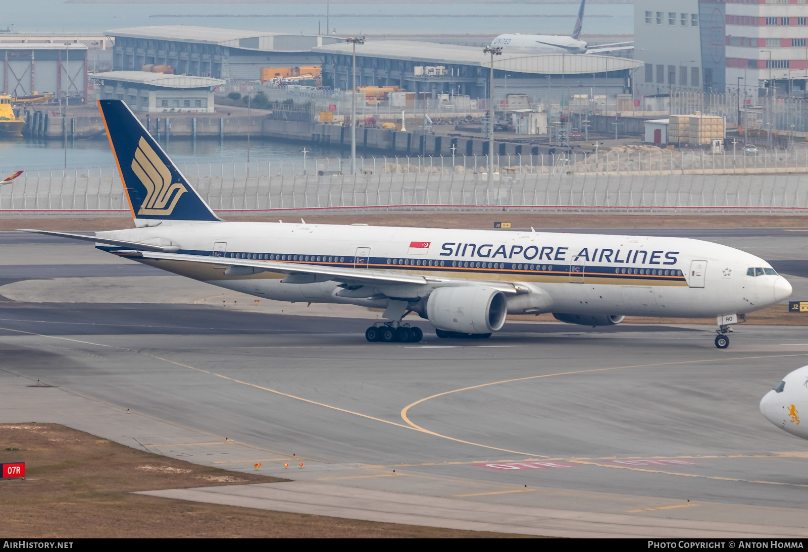 Aircraft Photo of 9V-SRO | Boeing 777-212/ER | Singapore Airlines | AirHistory.net #277357