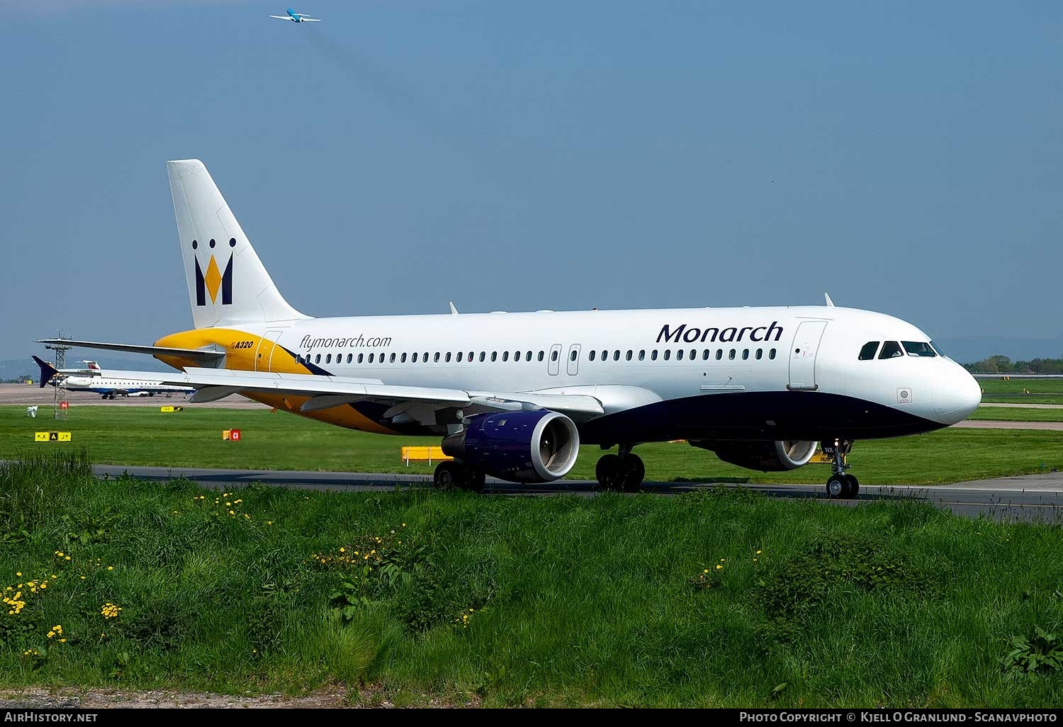 Aircraft Photo of G-MONX | Airbus A320-212 | Monarch Airlines | AirHistory.net #277396
