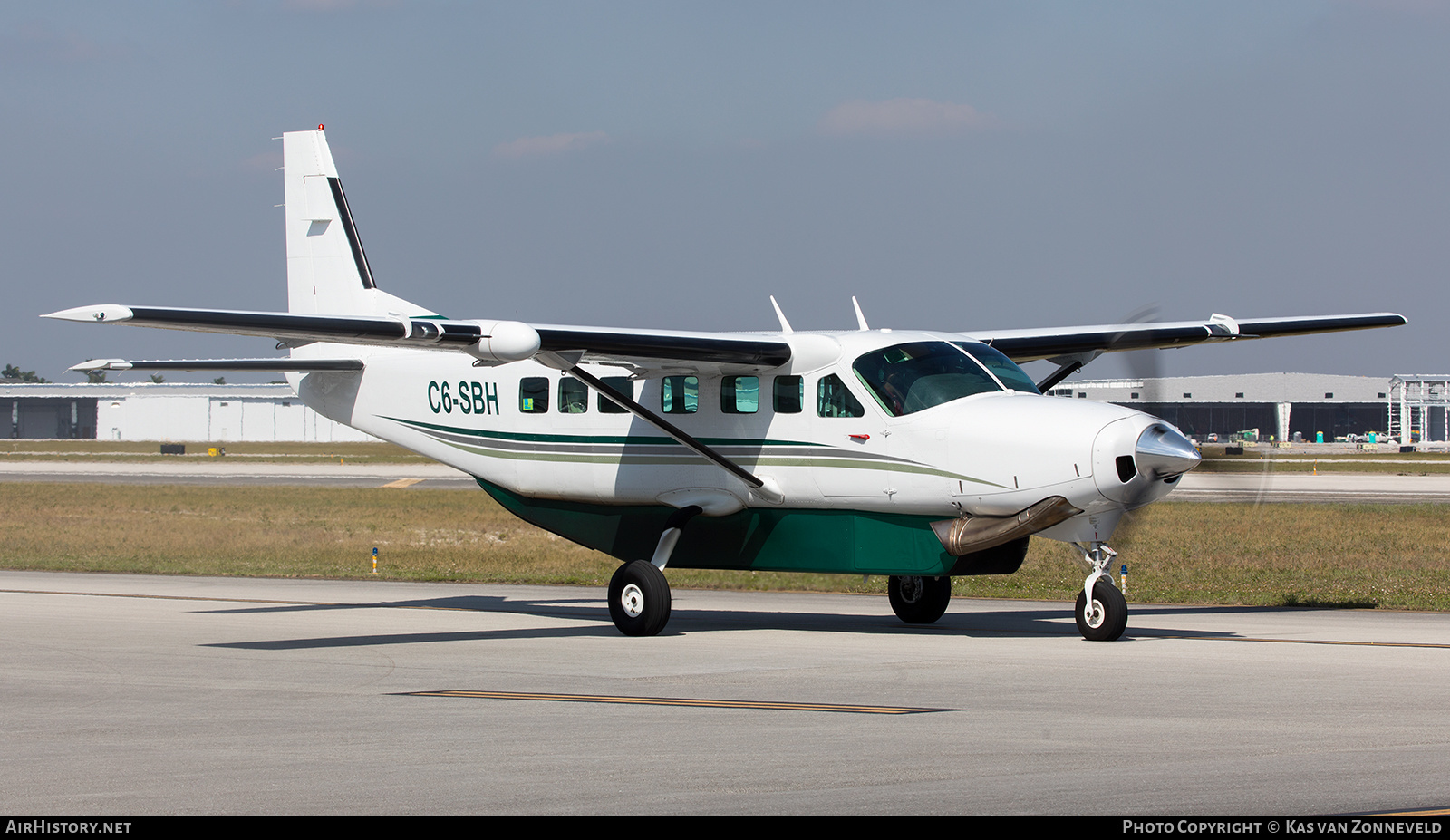 Aircraft Photo of C6-SBH | Cessna 208B Grand Caravan | AirHistory.net #277488