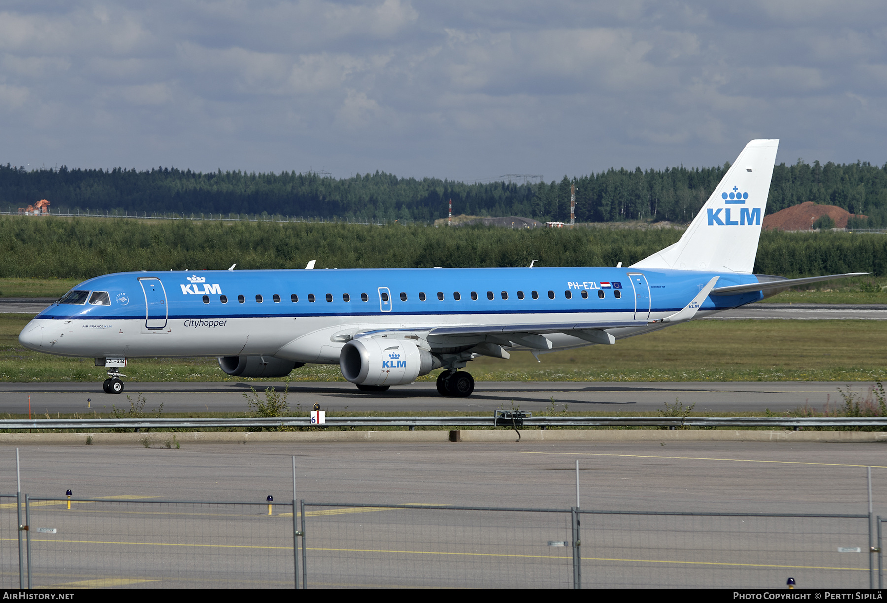 Aircraft Photo of PH-EZL | Embraer 190STD (ERJ-190-100STD) | KLM Cityhopper | AirHistory.net #277541