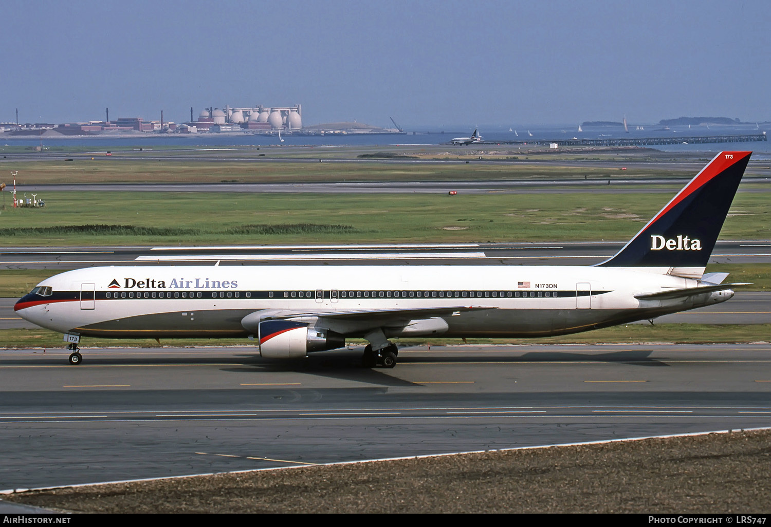 Aircraft Photo of N173DN | Boeing 767-332/ER | Delta Air Lines | AirHistory.net #277609