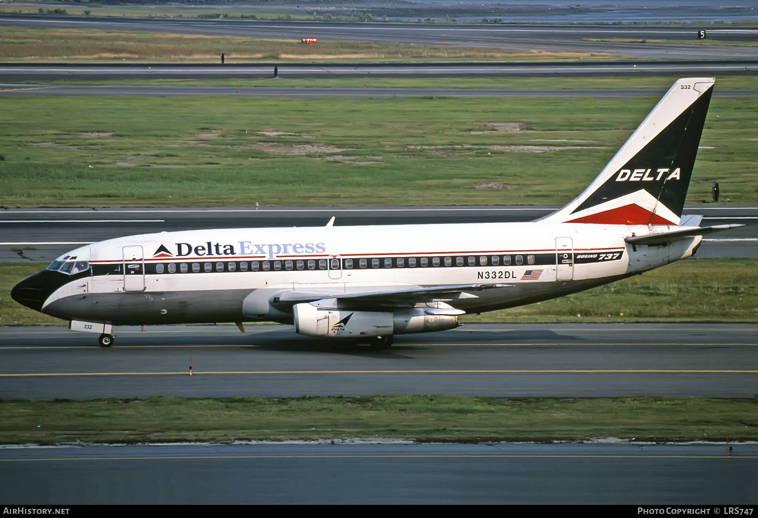 Aircraft Photo of N332DL | Boeing 737-232/Adv | Delta Express | AirHistory.net #277635