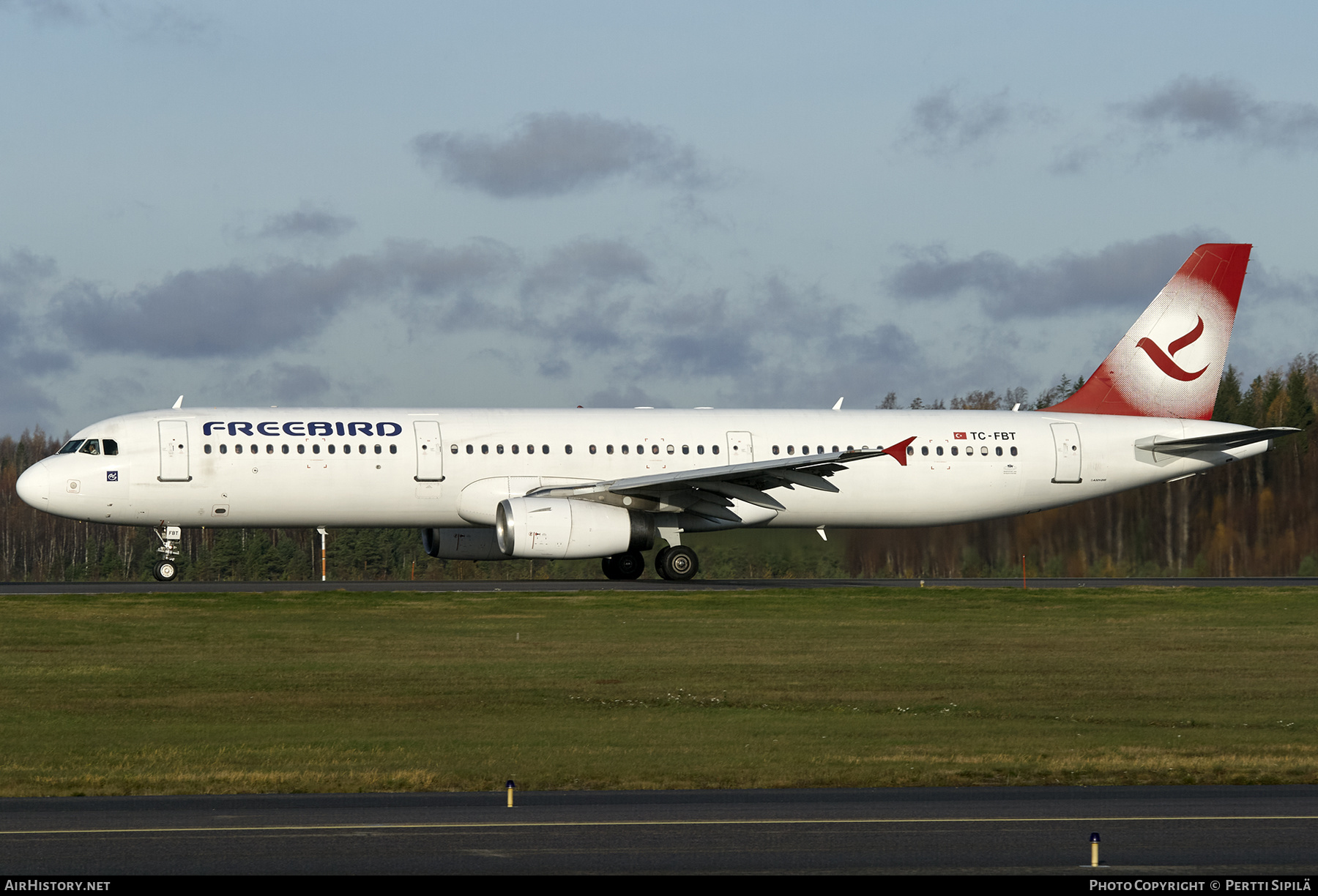 Aircraft Photo of TC-FBT | Airbus A321-231 | Freebird Airlines | AirHistory.net #277671