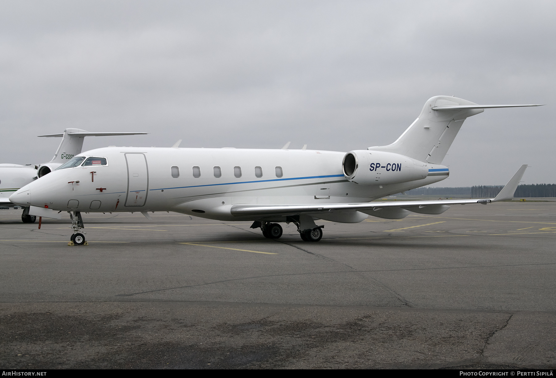 Aircraft Photo of SP-CON | Bombardier Challenger 300 (BD-100-1A10) | AirHistory.net #277708