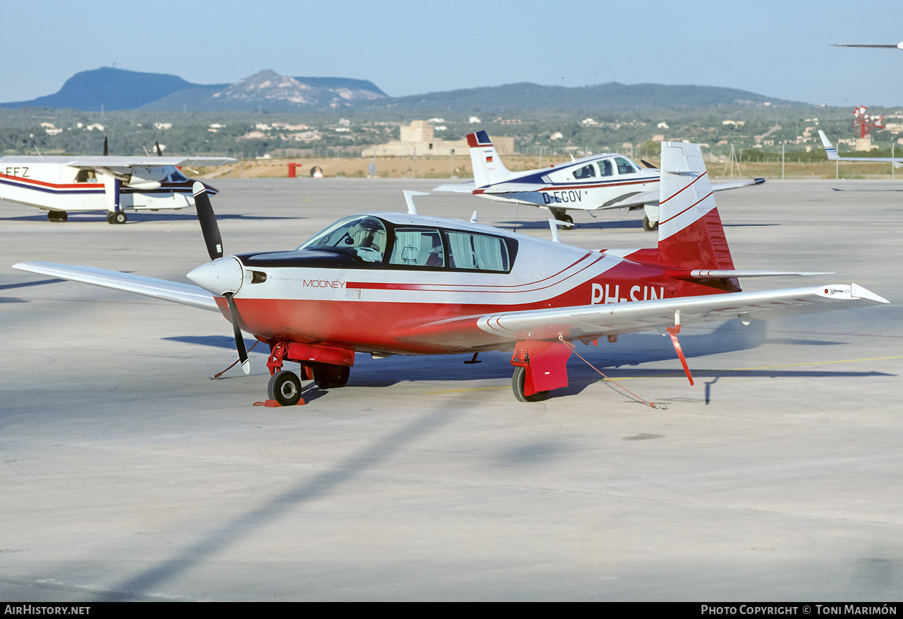 Aircraft Photo of PH-SIN | Mooney M-20J | AirHistory.net #277754