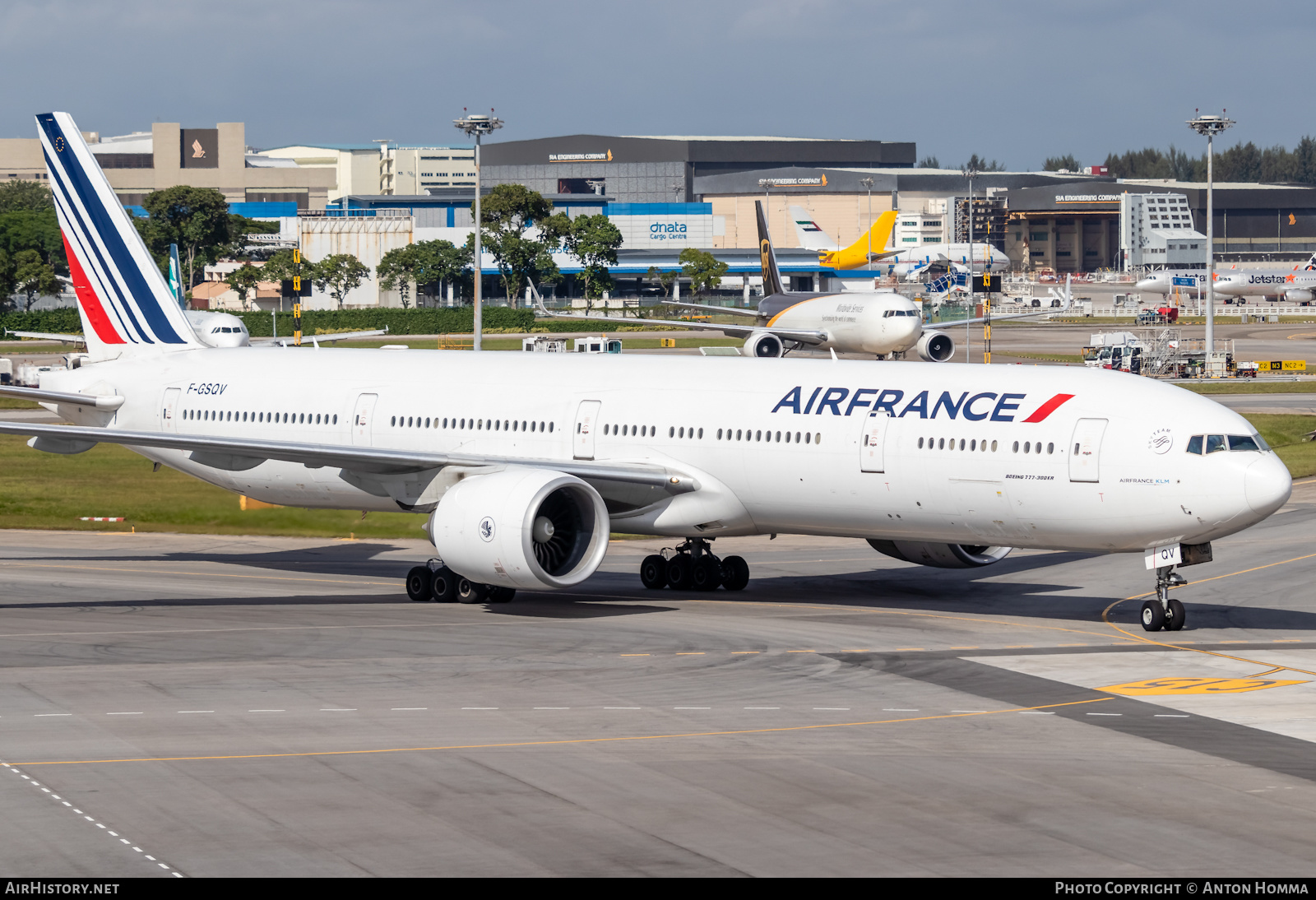 Aircraft Photo of F-GSQV | Boeing 777-328/ER | Air France | AirHistory.net #277966