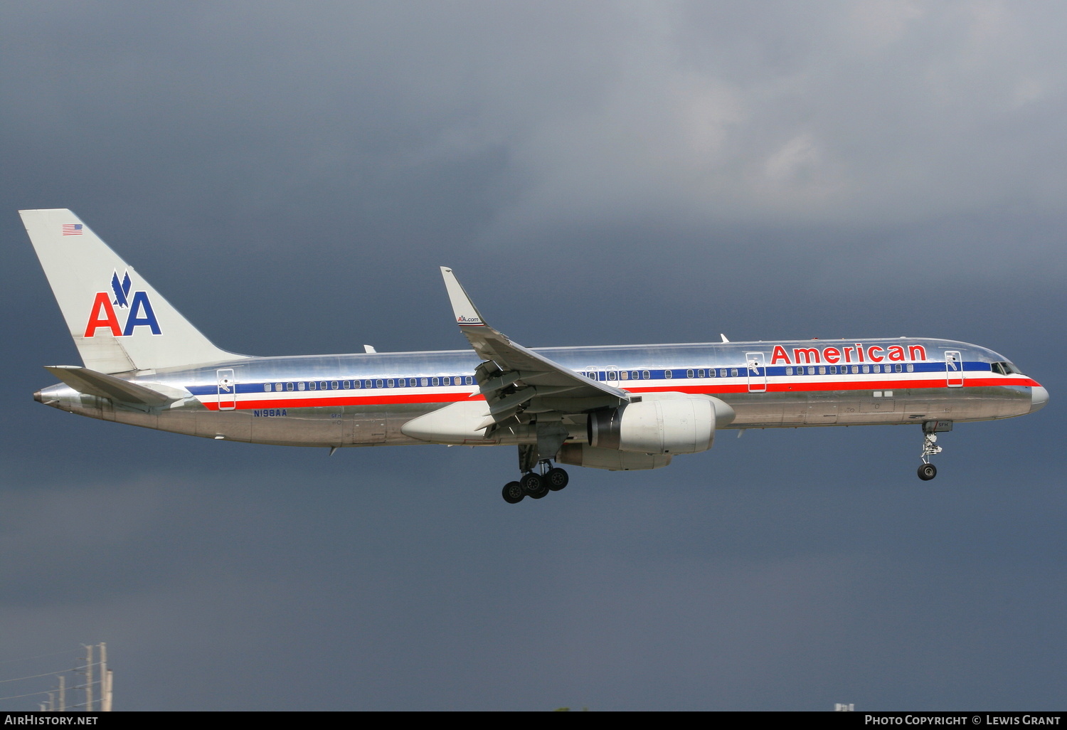 Aircraft Photo of N198AA | Boeing 757-223 | American Airlines | AirHistory.net #278078