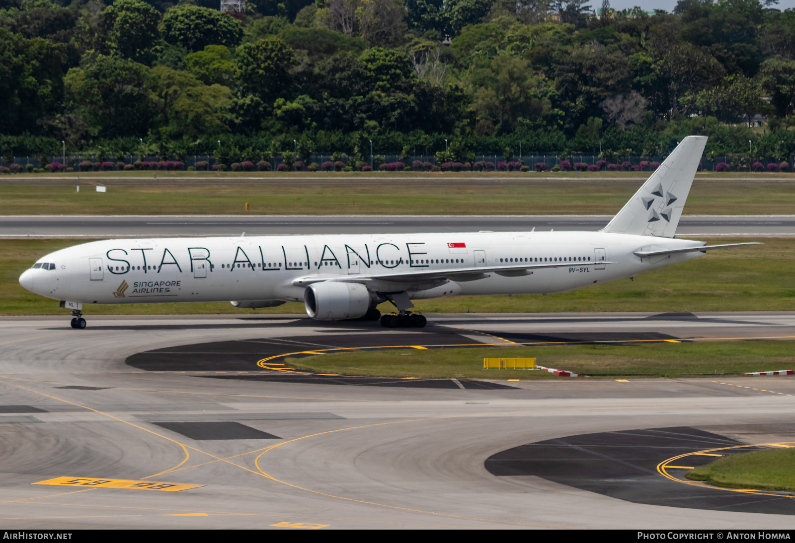 Aircraft Photo of 9V-SYL | Boeing 777-312 | Singapore Airlines | AirHistory.net #278097