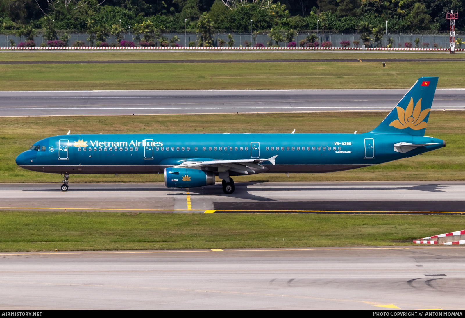 Aircraft Photo of VN-A390 | Airbus A321-231 | Vietnam Airlines | AirHistory.net #278104