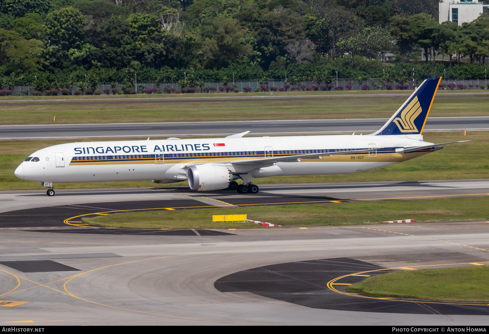 Aircraft Photo of 9V-SCF | Boeing 787-10 Dreamliner | Singapore Airlines | AirHistory.net #278151