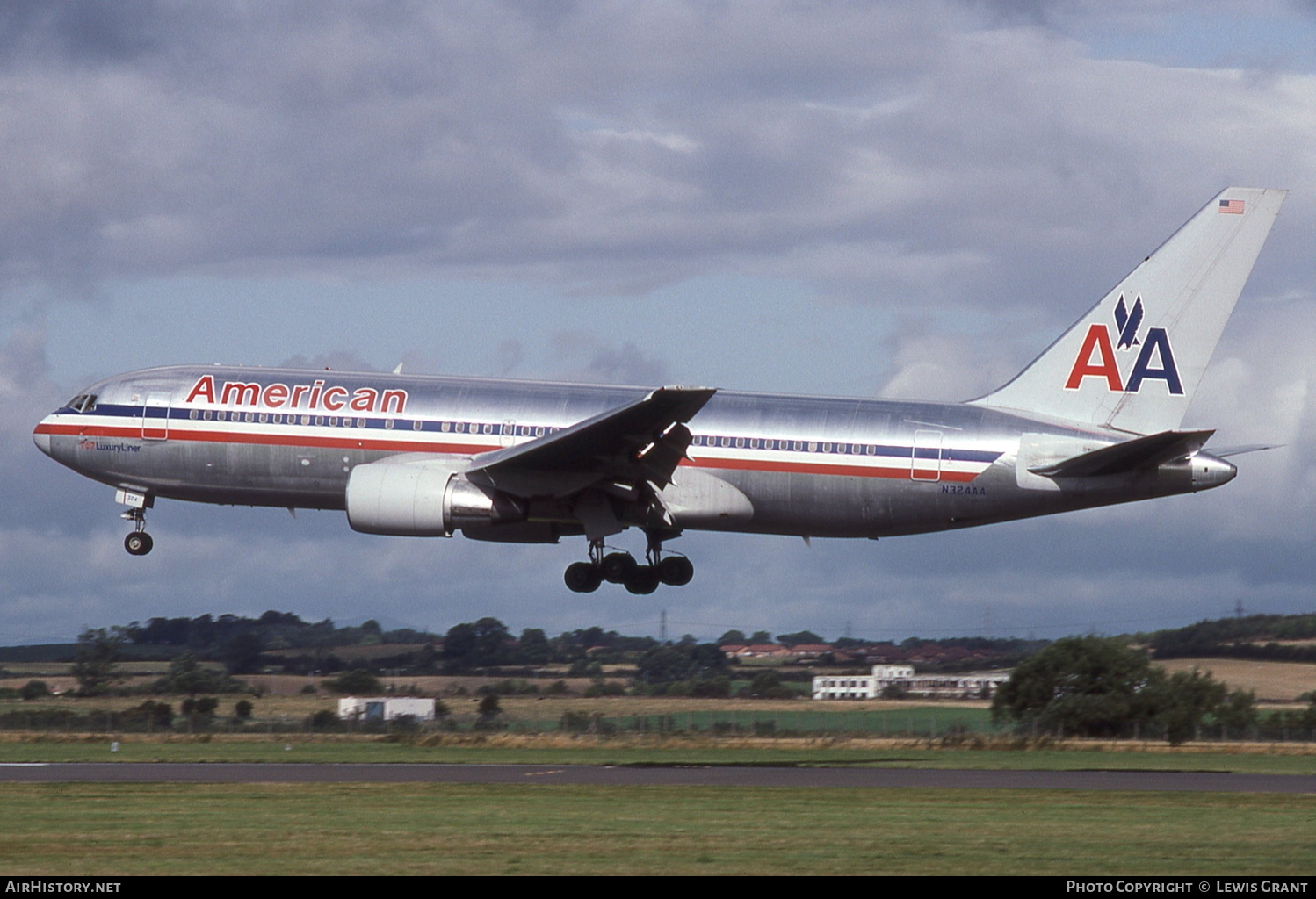 Aircraft Photo of N324AA | Boeing 767-223(ER) | American Airlines | AirHistory.net #278232