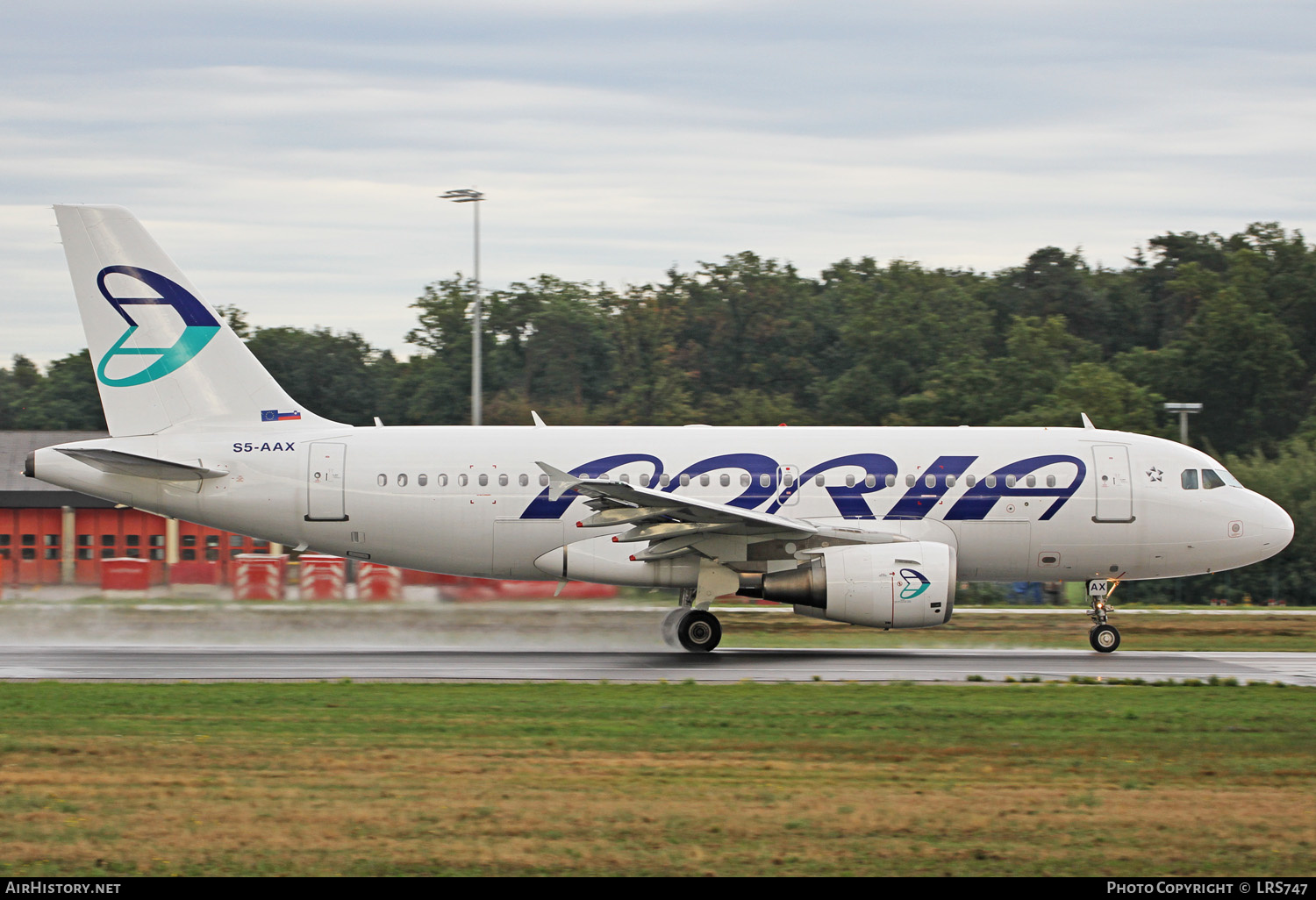 Aircraft Photo of S5-AAX | Airbus A319-111 | Adria Airways | AirHistory.net #278292