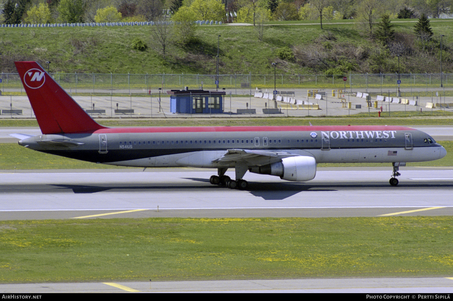 Aircraft Photo of N541US | Boeing 757-251 | Northwest Airlines | AirHistory.net #278336