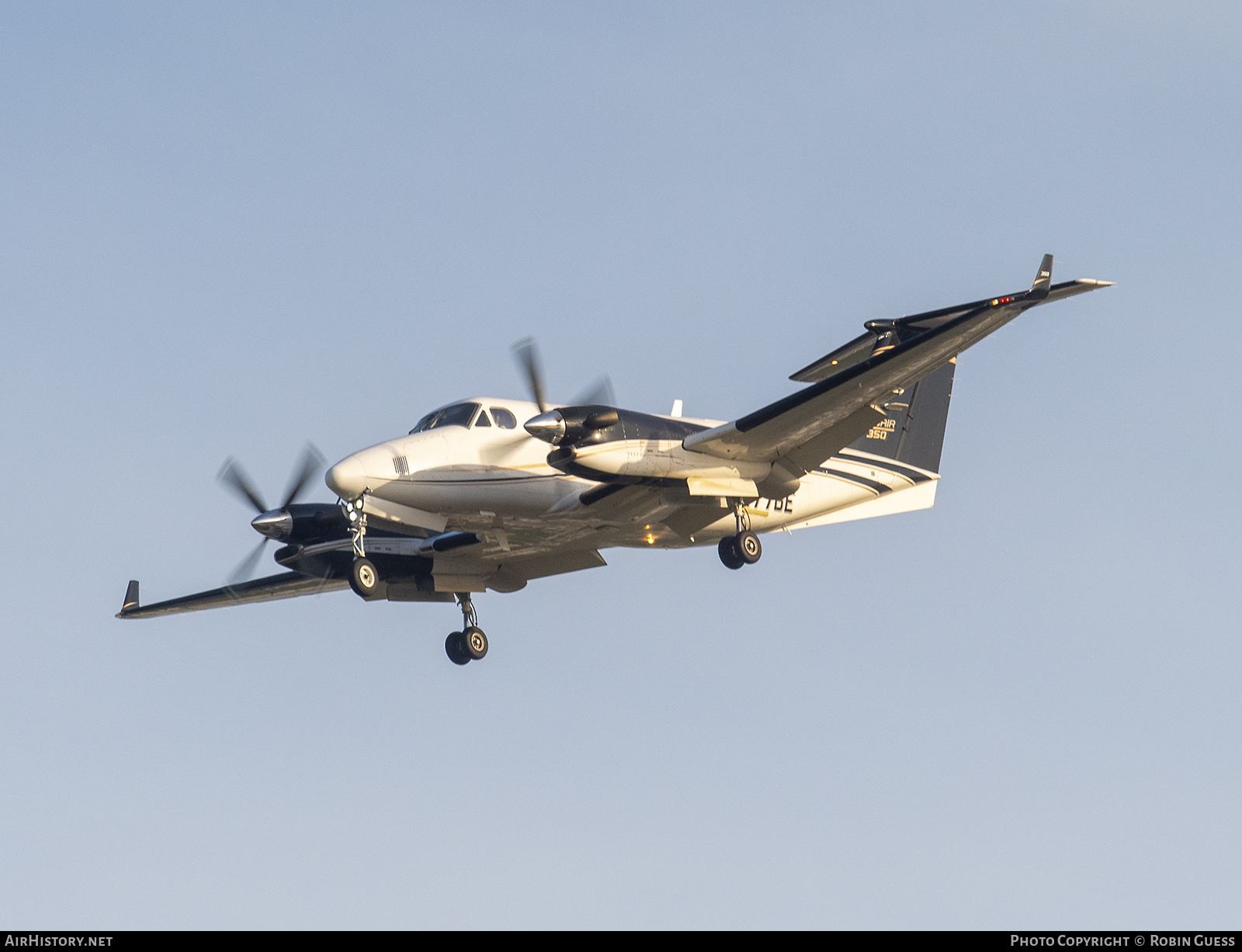 Aircraft Photo of N277BE | Raytheon 350 King Air (B300) | Boutique Air | AirHistory.net #278578