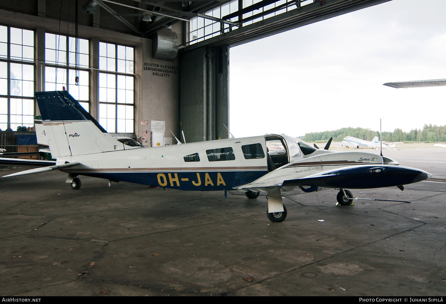 Aircraft Photo of OH-JAA | Piper PA-34-220T Seneca III | AirHistory.net #278693