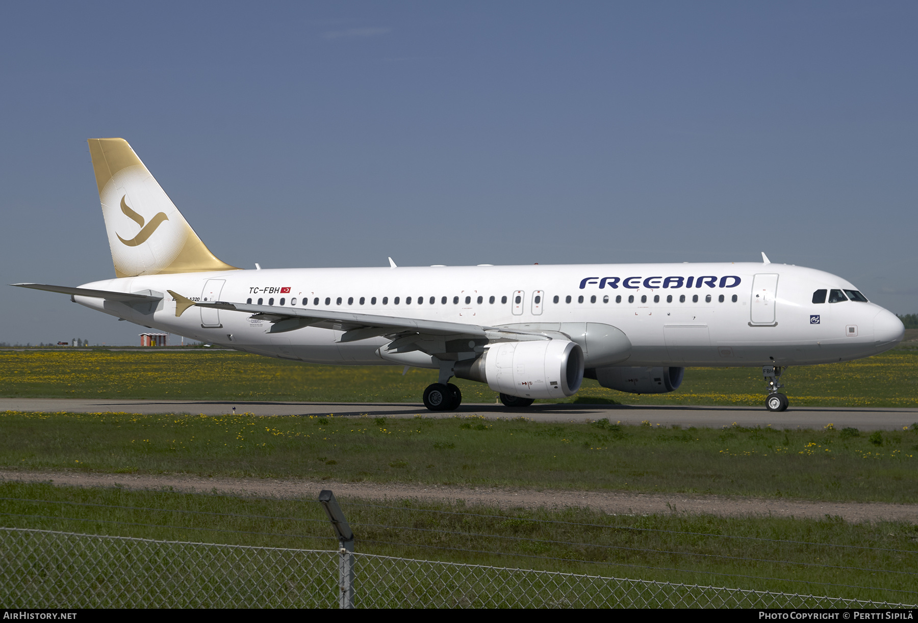 Aircraft Photo of TC-FBH | Airbus A320-214 | Freebird Airlines | AirHistory.net #278758