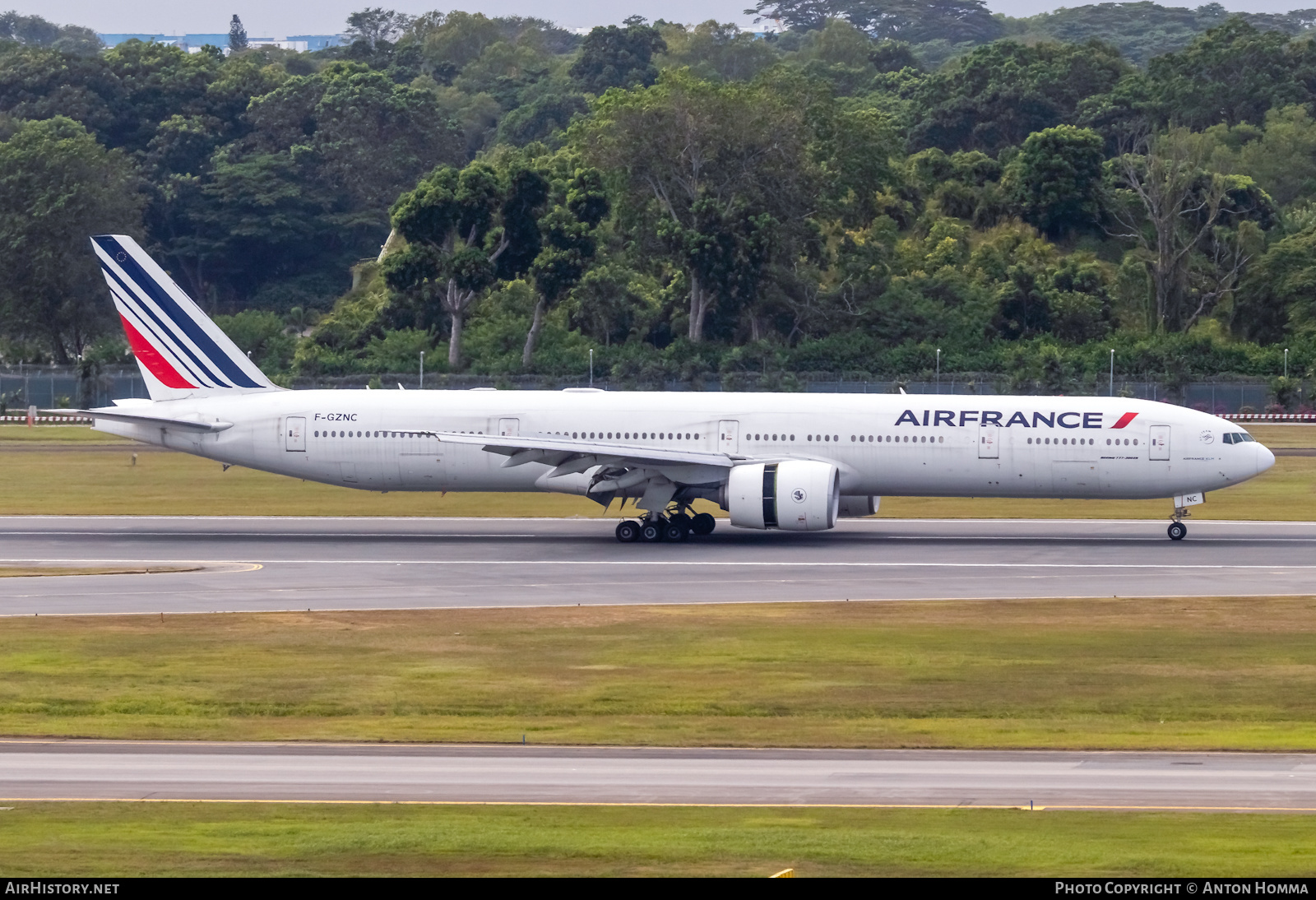 Aircraft Photo of F-GZNC | Boeing 777-328/ER | Air France | AirHistory.net #278888
