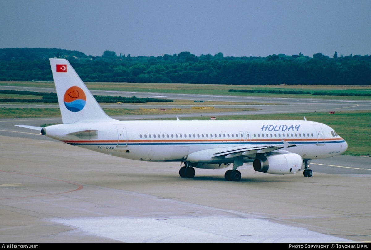 Aircraft Photo of TC-GAB | Airbus A320-231 | Holiday Airlines | AirHistory.net #279171