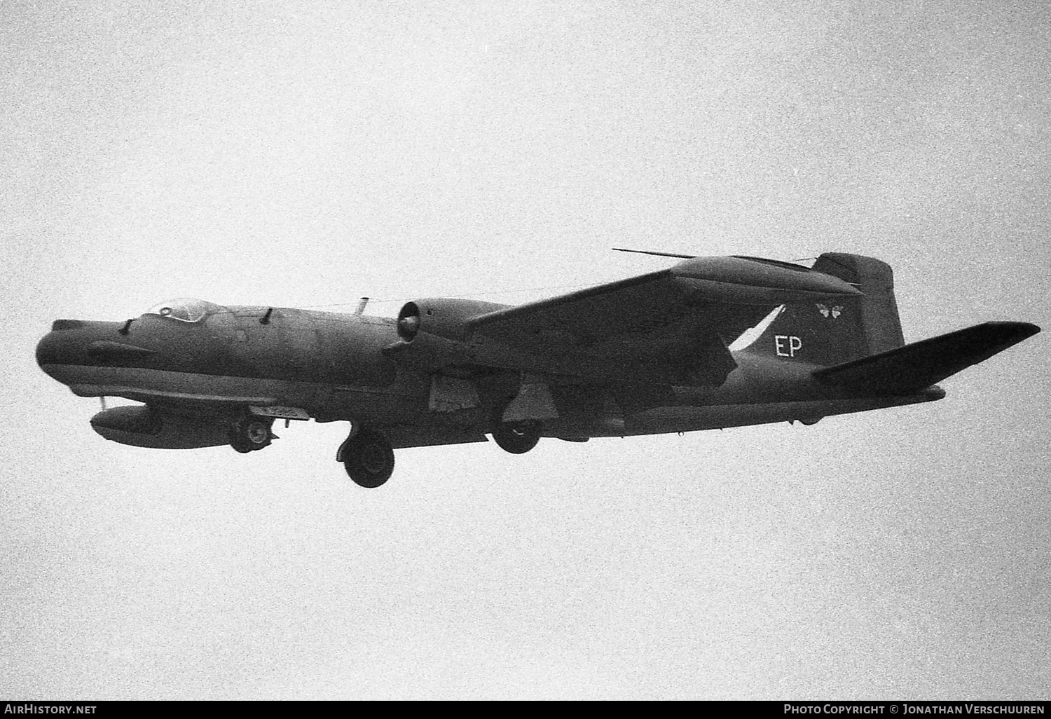 Aircraft Photo of WJ986 | English Electric Canberra T17 | UK - Air Force | AirHistory.net #279278