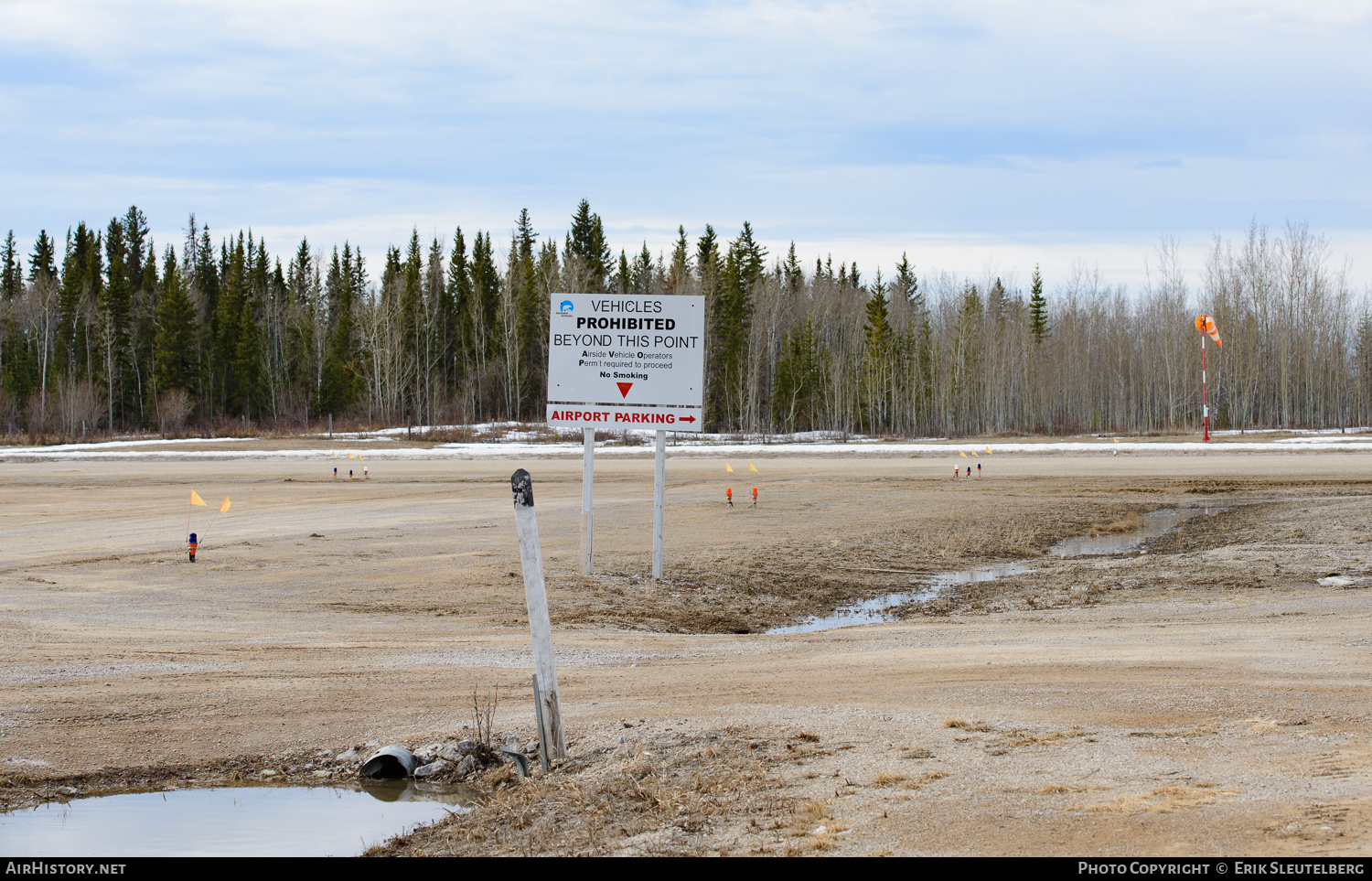 Airport photo of Fort Providence (CYJP) in Northwest Territories, Canada | AirHistory.net #279396