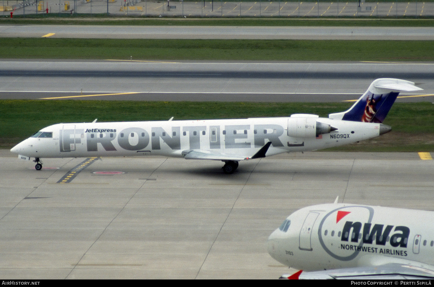 Aircraft Photo of N609QX | Bombardier CRJ-701ER (CL-600-2C10) | Frontier JetExpress | AirHistory.net #279445