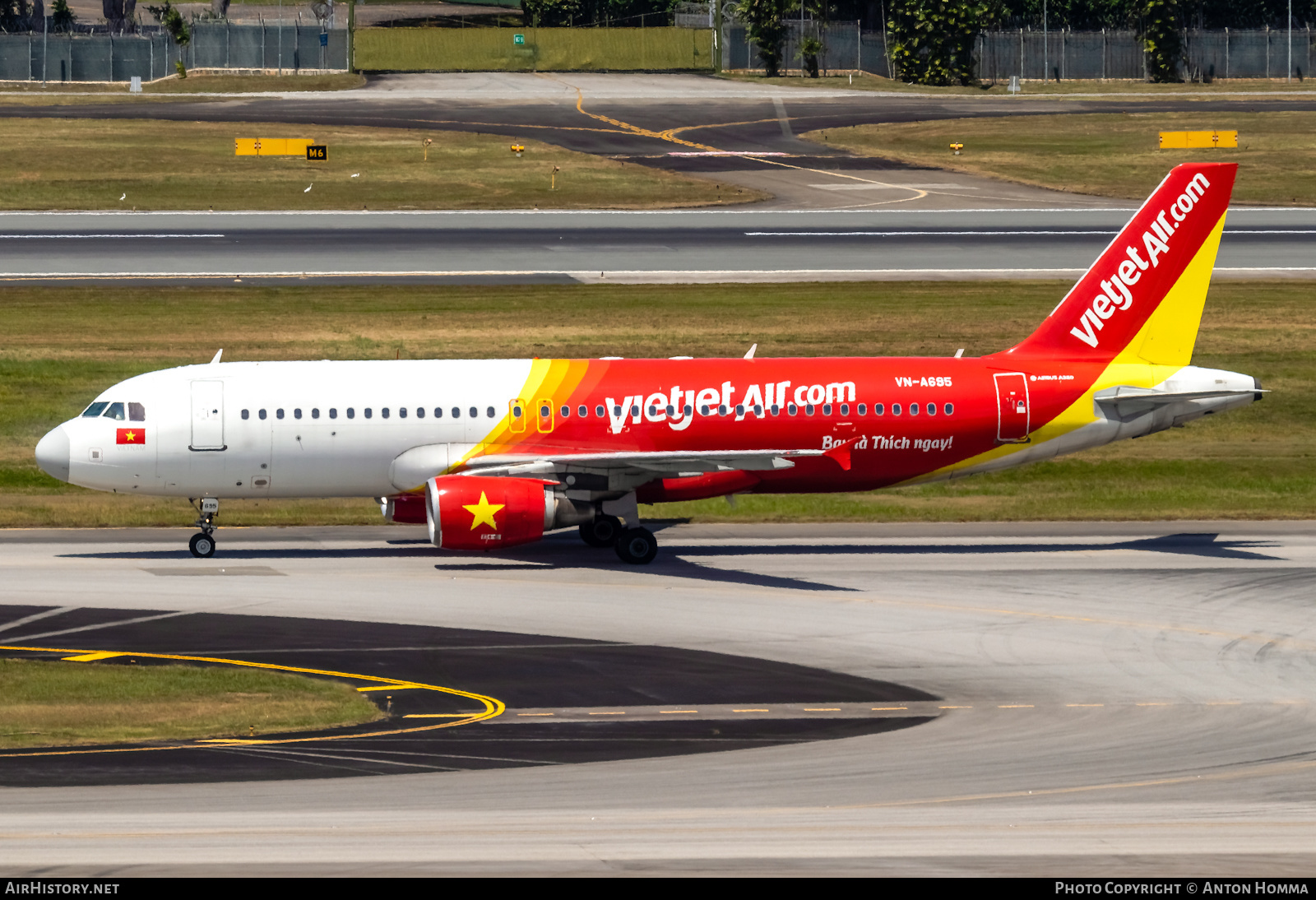 Aircraft Photo of VN-A695 | Airbus A320-214 | VietJet Air | AirHistory.net #279497