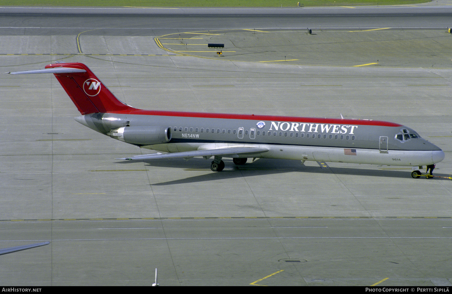 Aircraft Photo of N614NW | McDonnell Douglas DC-9-32 | Northwest Airlines | AirHistory.net #279540