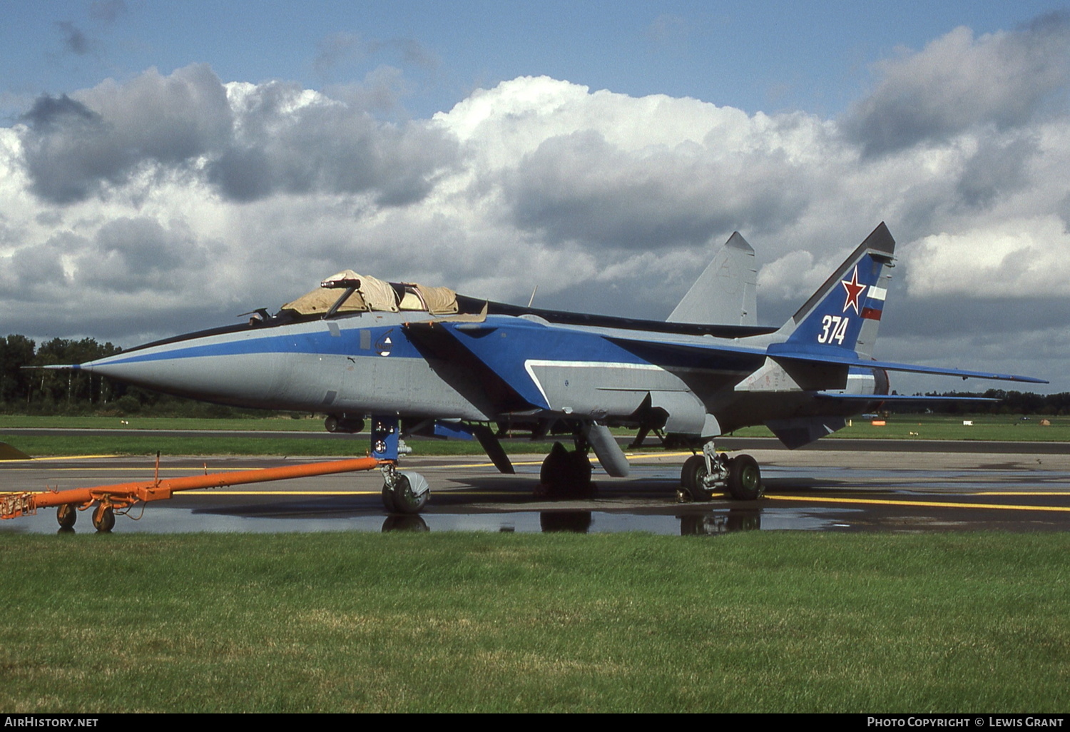 Aircraft Photo of 374 white | Mikoyan-Gurevich MiG-31 | Russia - Air Force | AirHistory.net #279661