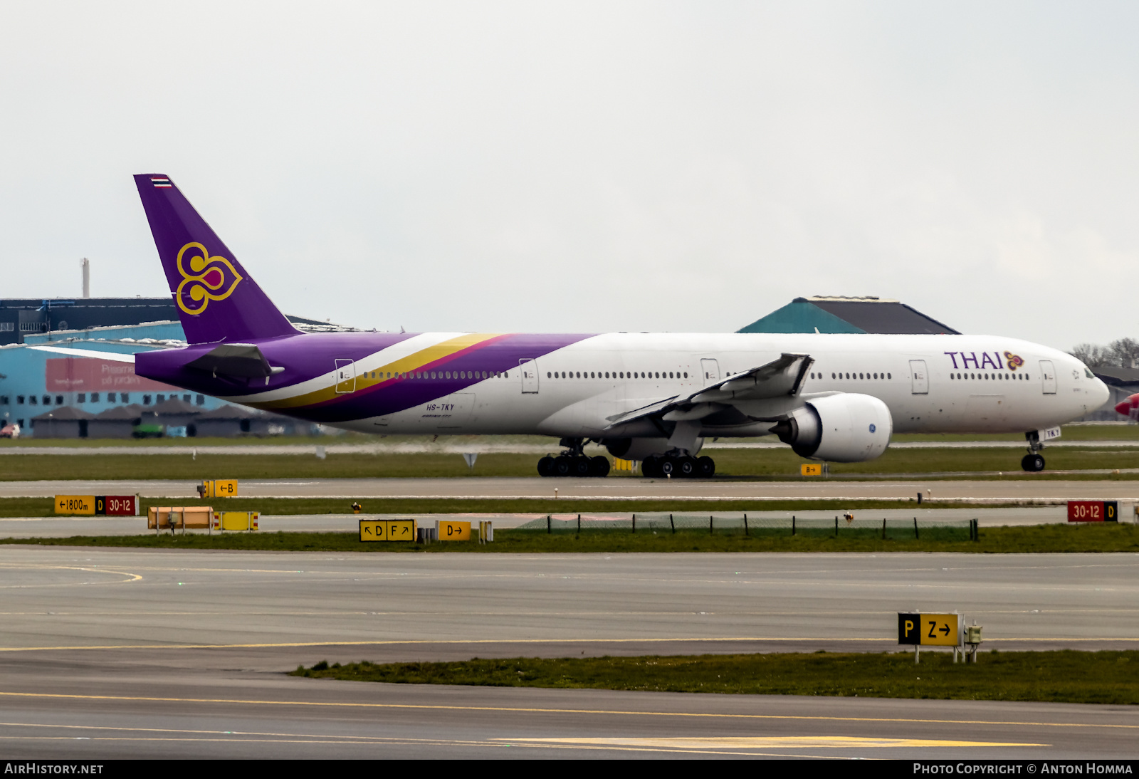 Aircraft Photo of HS-TKY | Boeing 777-3D7/ER | Thai Airways International | AirHistory.net #279700