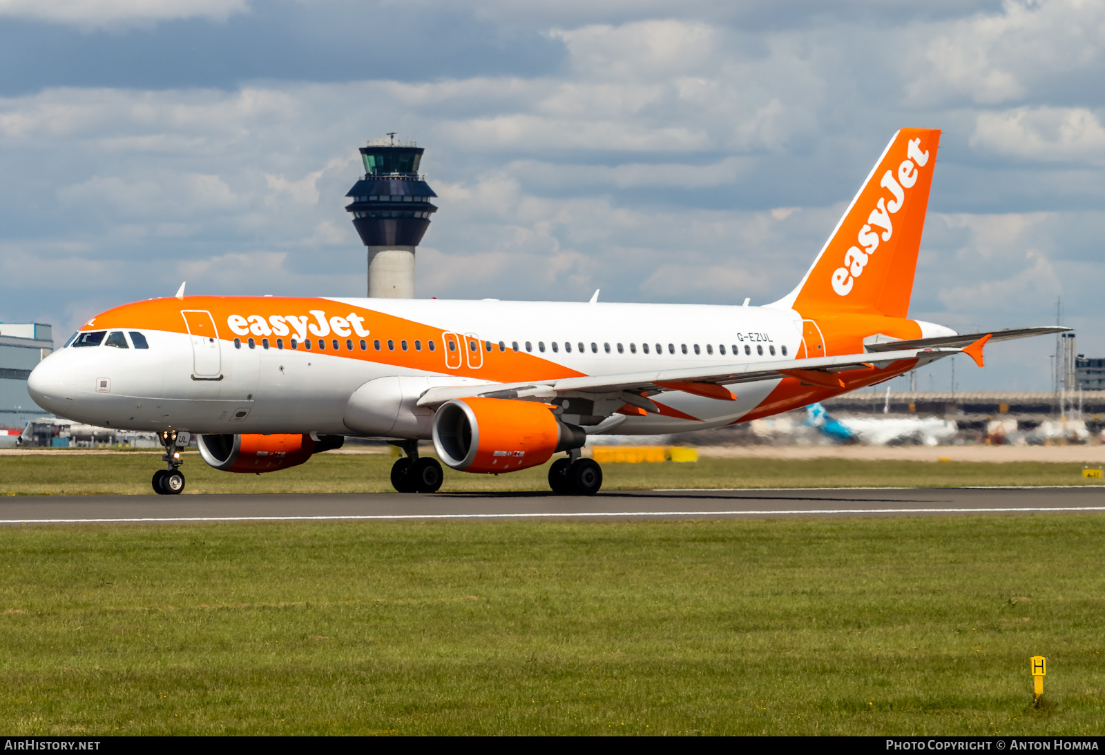 Aircraft Photo of G-EZUL | Airbus A320-214 | EasyJet | AirHistory.net #279722