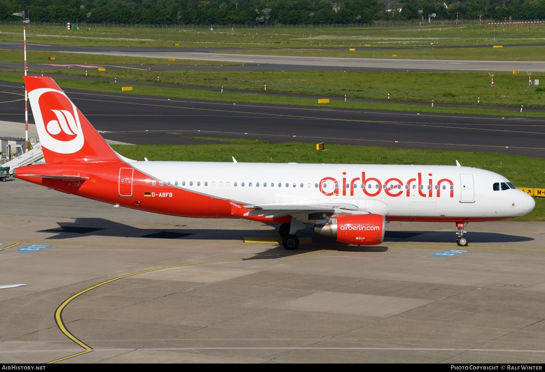 Aircraft Photo of D-ABFB | Airbus A320-214 | Air Berlin | AirHistory.net #279737