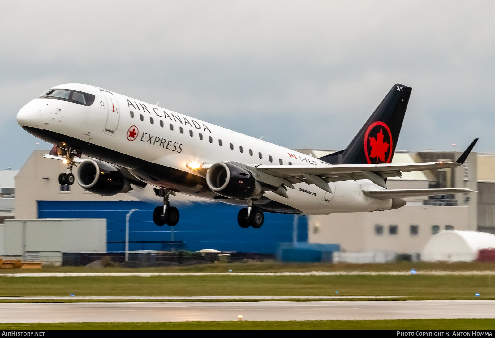 Aircraft Photo of C-FEJD | Embraer 175LR (ERJ-170-200LR) | Air Canada Express | AirHistory.net #279779