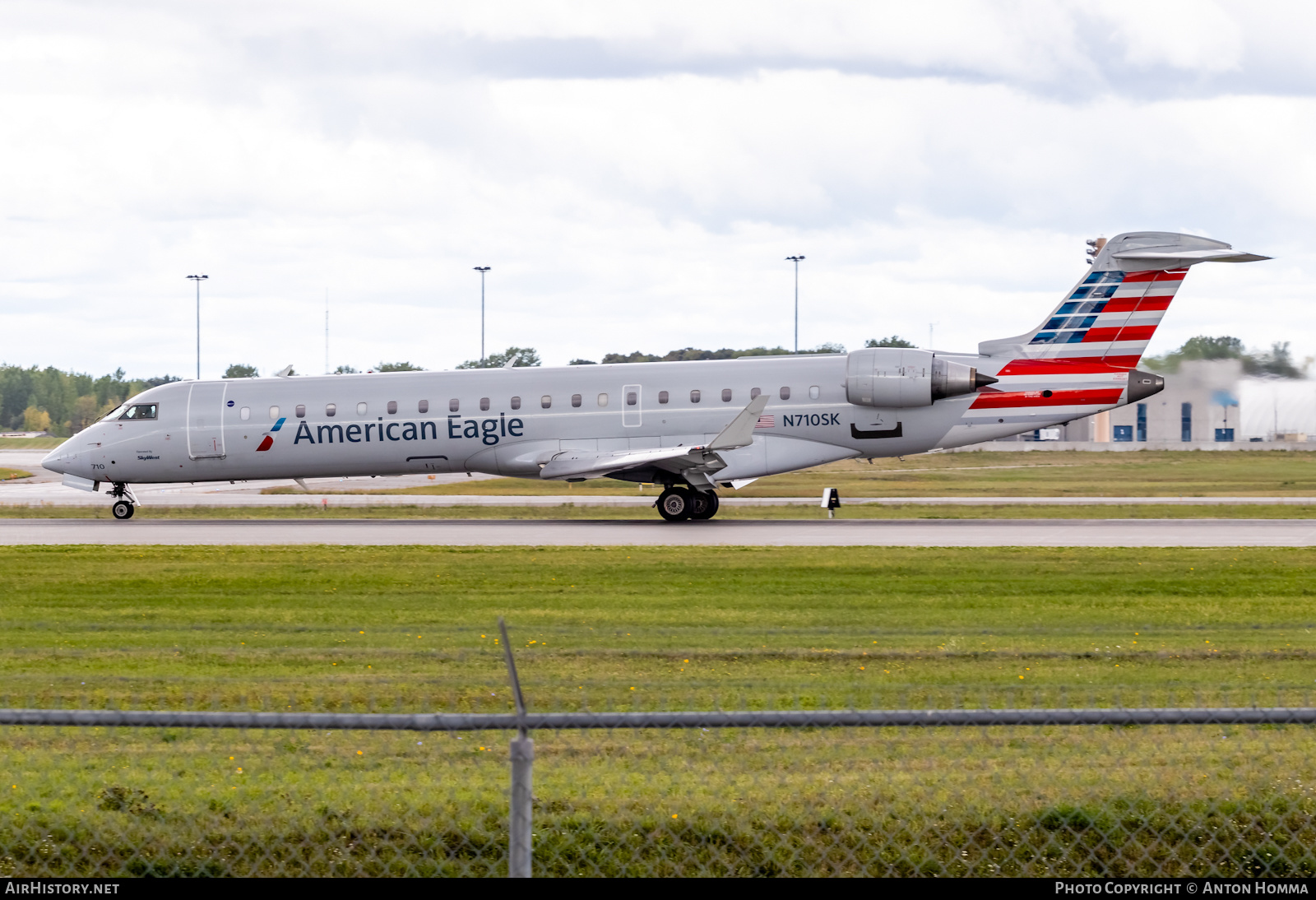 Aircraft Photo of N710SK | Bombardier CRJ-701ER (CL-600-2C10) | American Eagle | AirHistory.net #279800