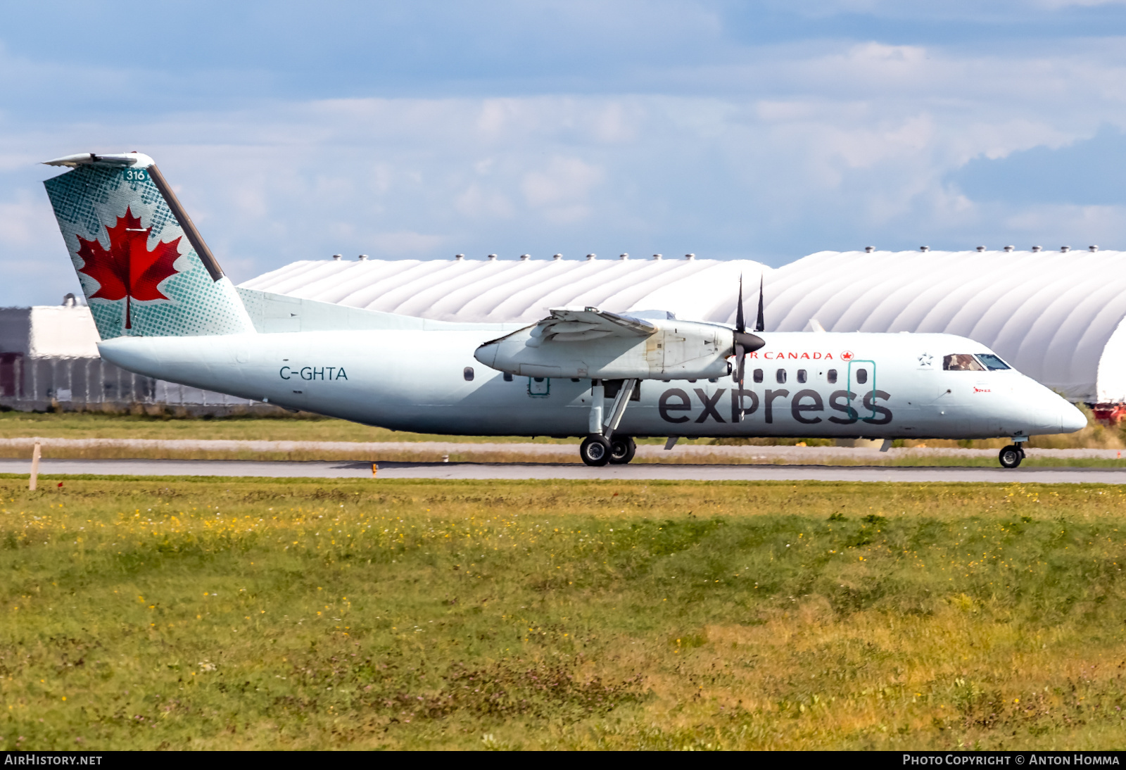 Aircraft Photo of C-GHTA | De Havilland Canada DHC-8-301 Dash 8 | Air Canada Express | AirHistory.net #279840