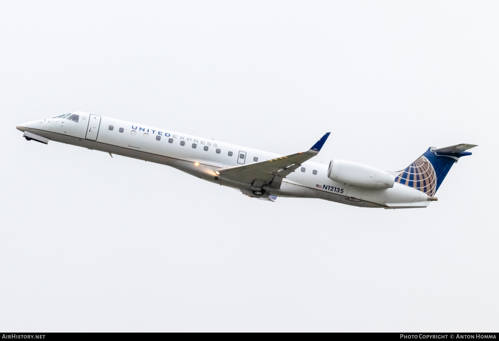 Aircraft Photo of N12135 | Embraer ERJ-145XR (EMB-145XR) | United Express | AirHistory.net #279856