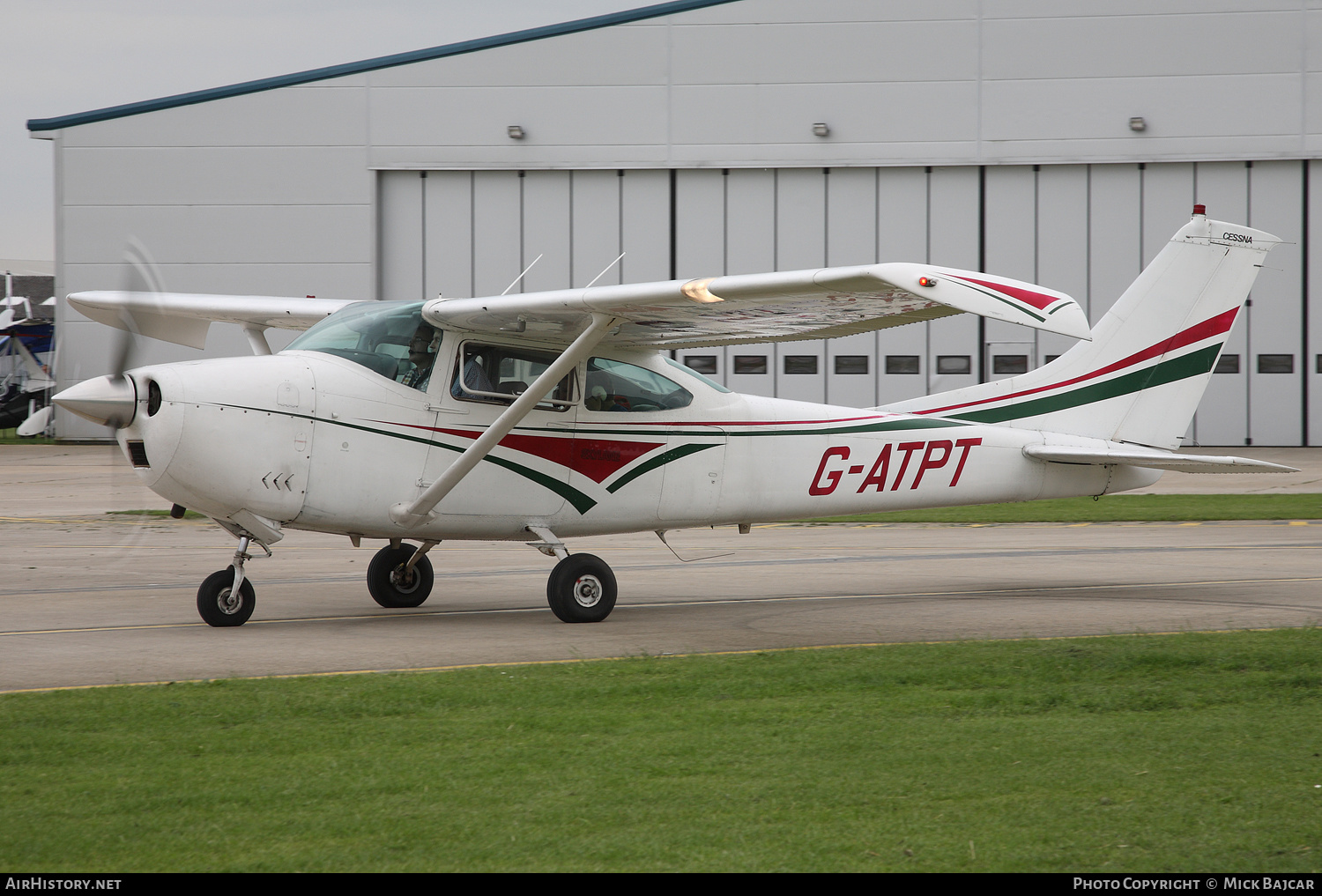 Aircraft Photo of G-ATPT | Cessna 182J Skylane | AirHistory.net #279955