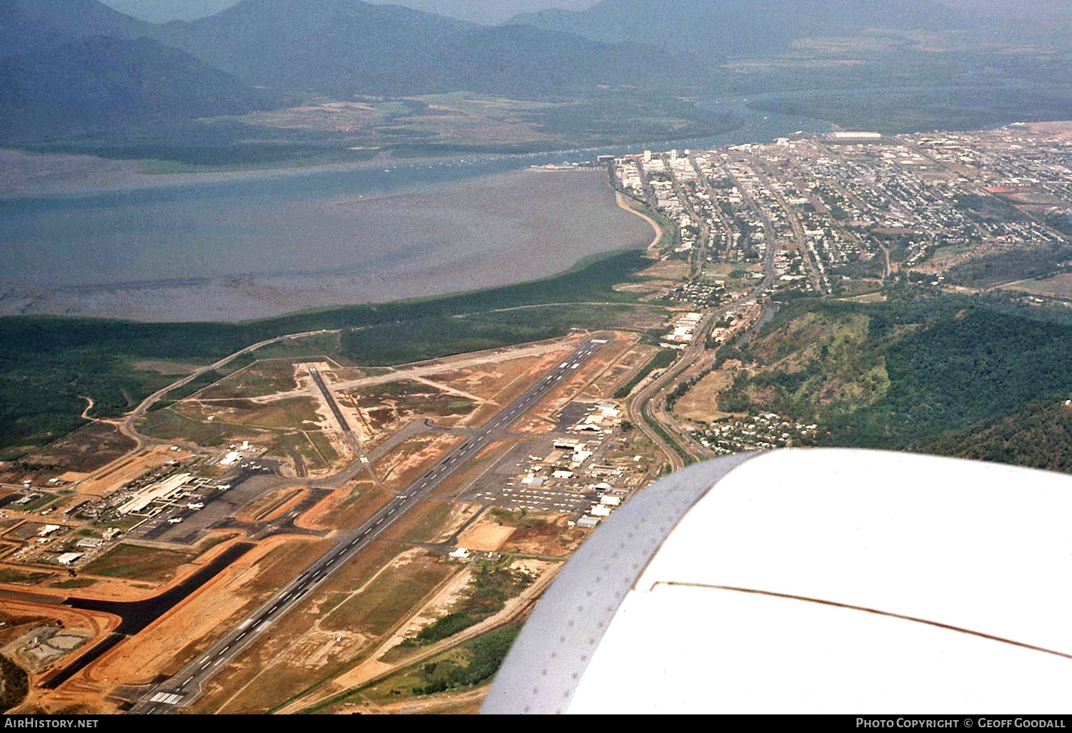 Airport photo of Cairns - International (YBCS / CNS) in Queensland, Australia | AirHistory.net #280050