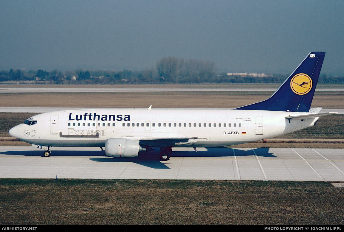 Aircraft Photo of D-ABXB | Boeing 737-330(QC) | Lufthansa | AirHistory.net #280202