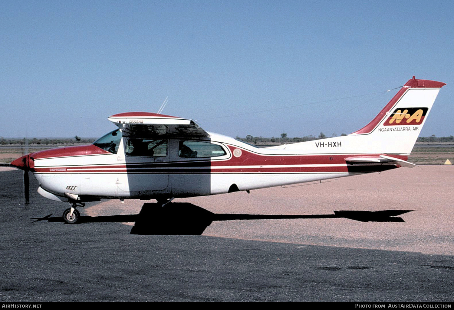 Aircraft Photo of VH-HXH | Cessna 210N Centurion | Ngaanyatjarra Air | AirHistory.net #280256