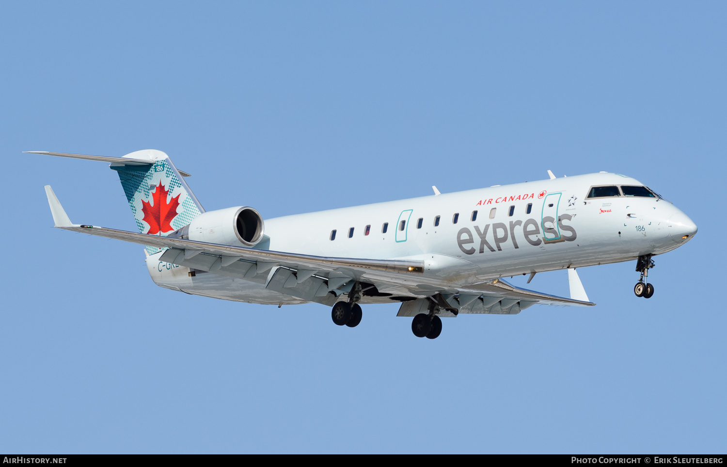 Aircraft Photo of C-GKEW | Bombardier CRJ-200LR (CL-600-2B19) | Air Canada Express | AirHistory.net #280266