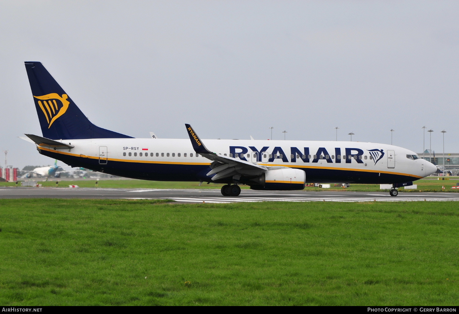 Aircraft Photo of SP-RSY | Boeing 737-800 | Ryanair | AirHistory.net #280362