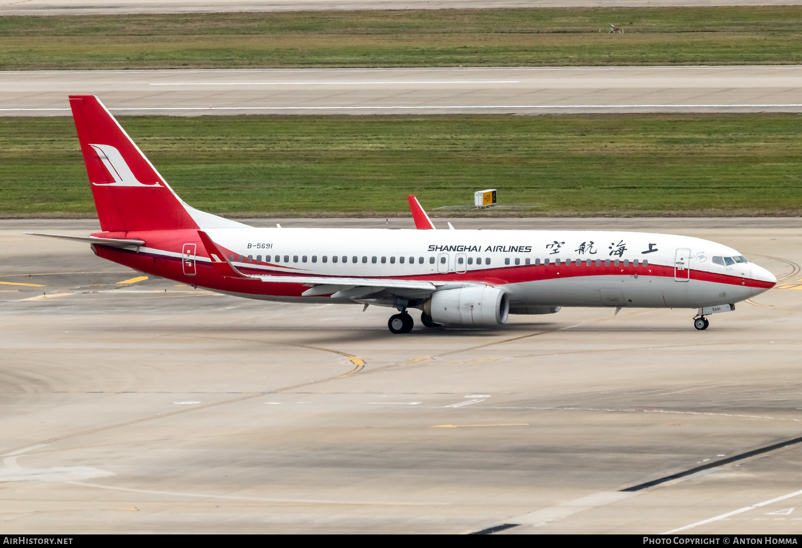 Aircraft Photo of B-5691 | Boeing 737-86N | Shanghai Airlines | AirHistory.net #280371