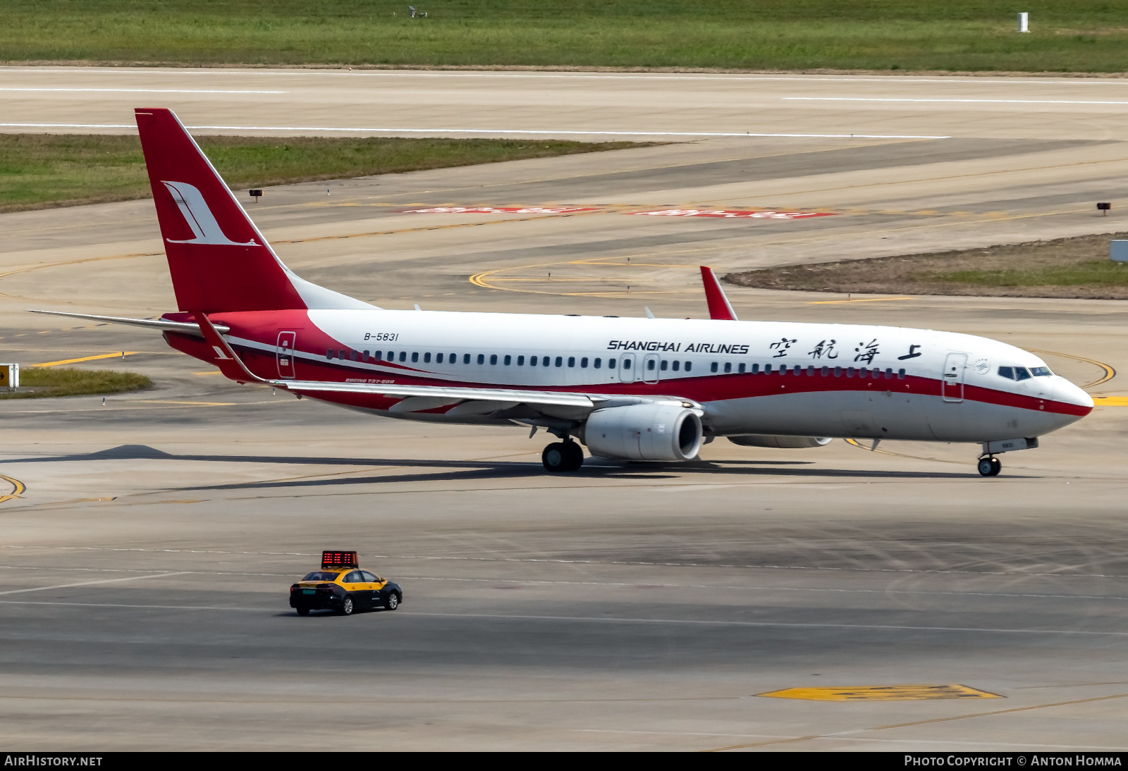 Aircraft Photo of B-5831 | Boeing 737-86D | Shanghai Airlines | AirHistory.net #280382