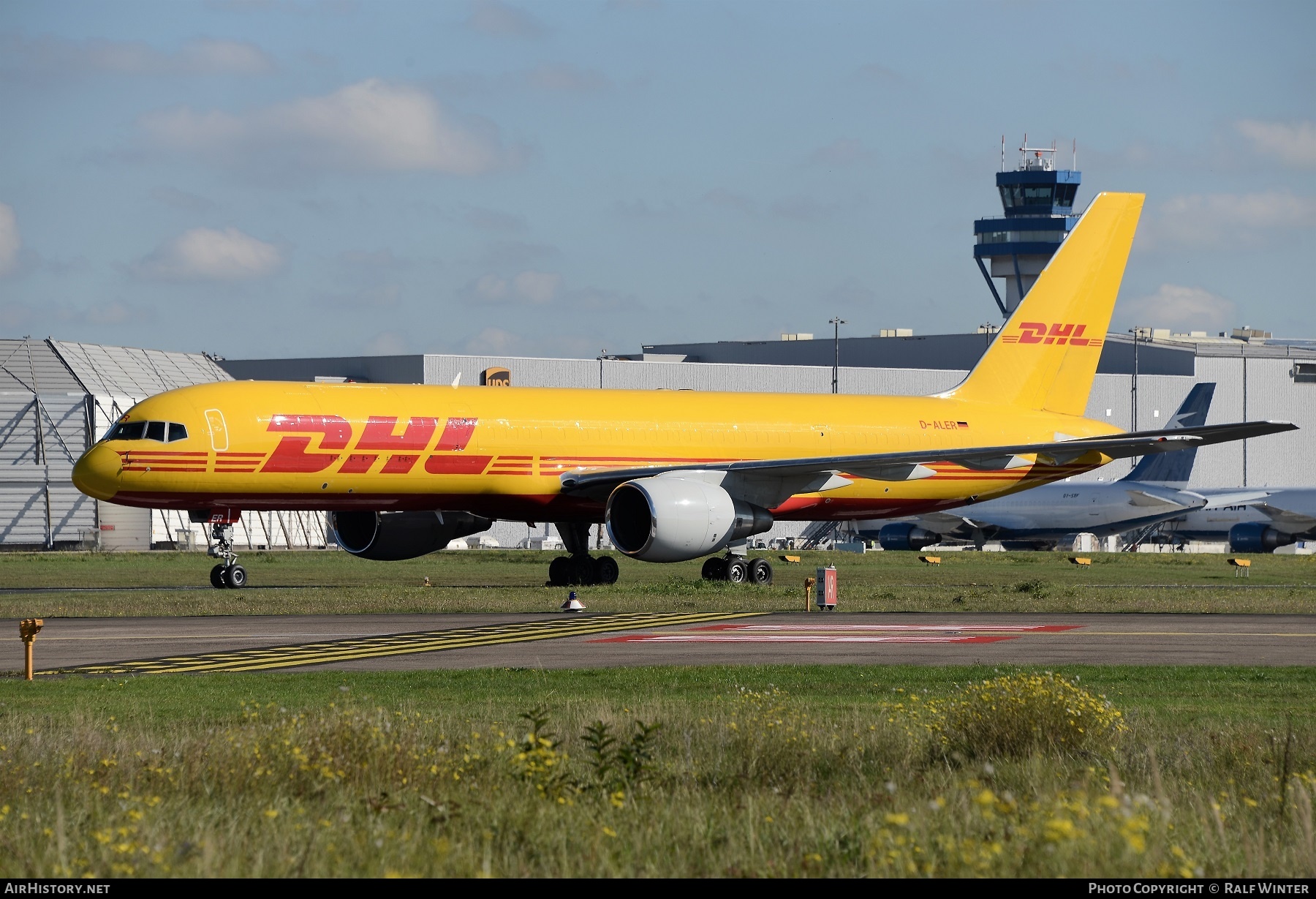 Aircraft Photo of D-ALER | Boeing 757-2Q8 | DHL International | AirHistory.net #280591