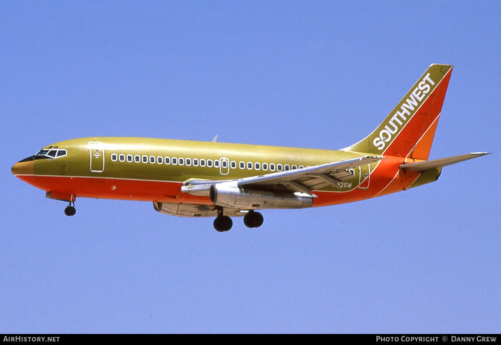 Aircraft Photo of N82SW | Boeing 737-2H4/Adv | Southwest Airlines | AirHistory.net #280654