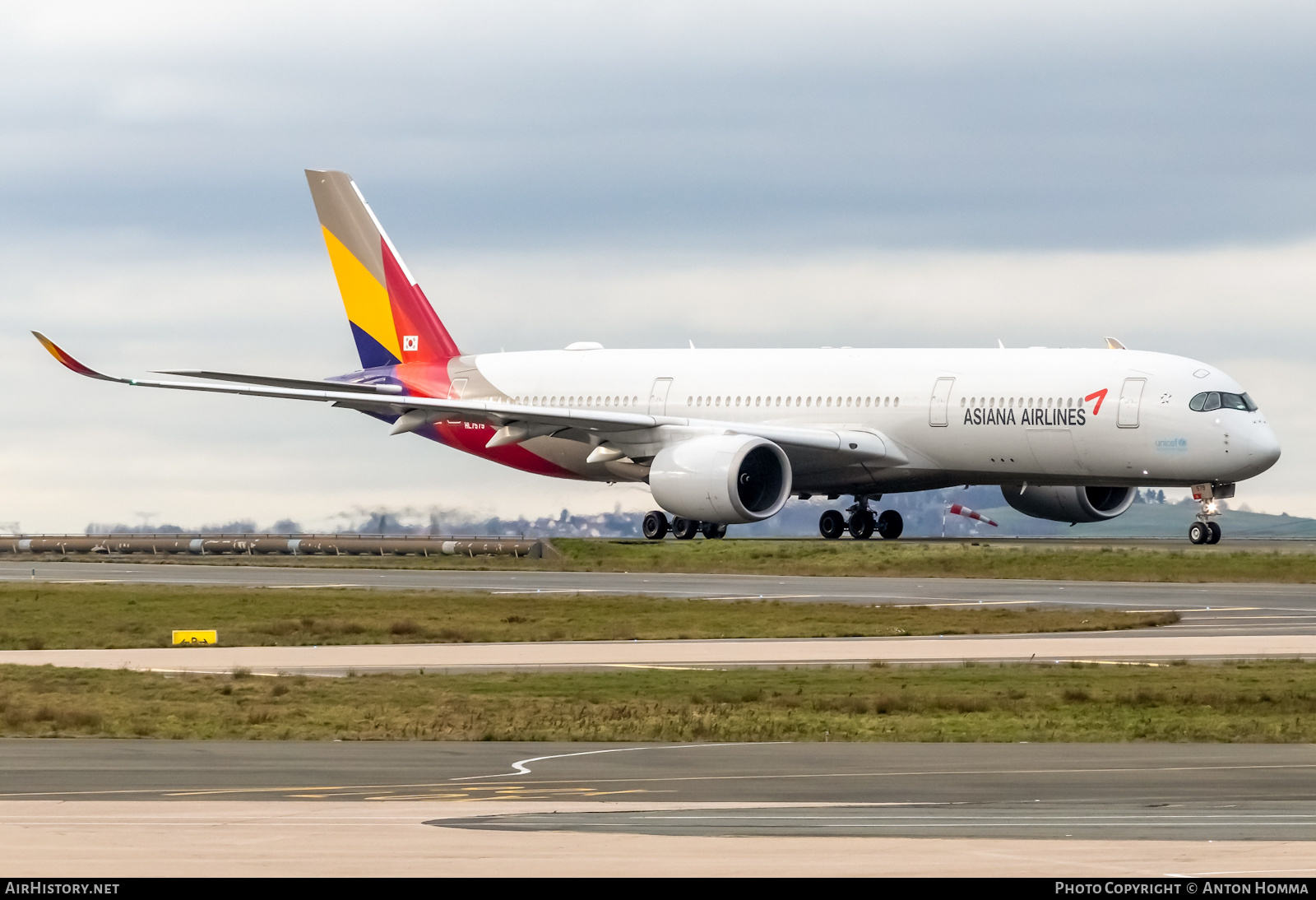 Aircraft Photo of HL7579 | Airbus A350-941 | Asiana Airlines | AirHistory.net #280784
